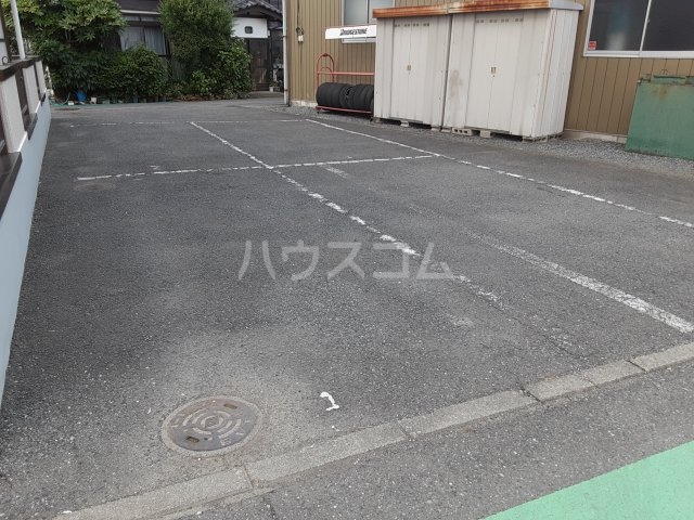 2/3 駐車場