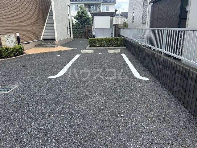 28/30 駐車場