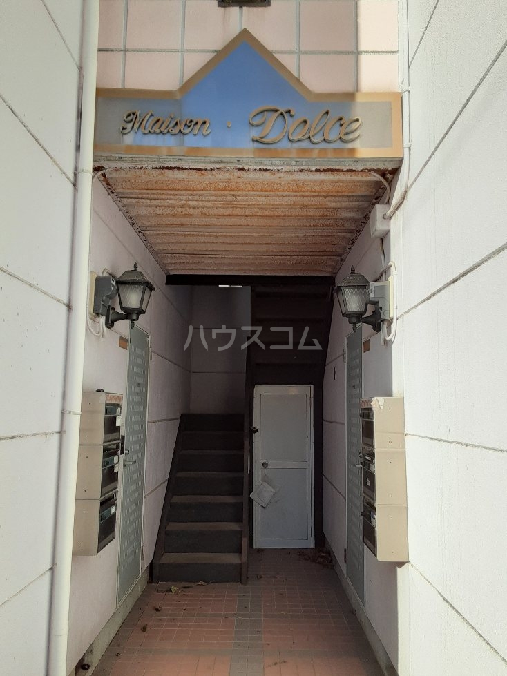 16/19 エントランス