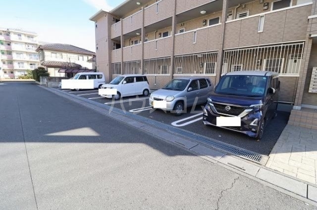 22/30 駐車場