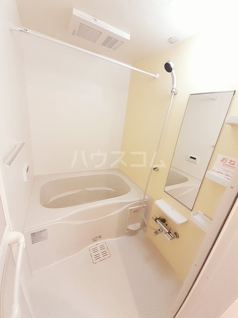 13/30 浴室