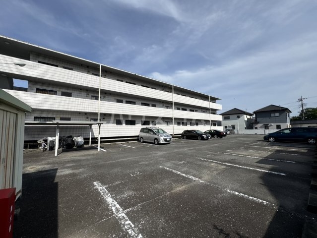 28/30 駐車場