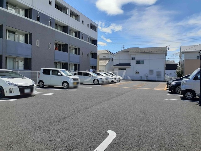 15/27 駐車場