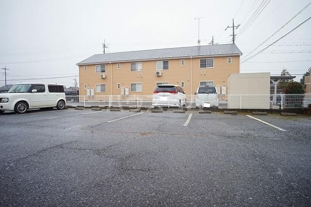 28/30 駐車場