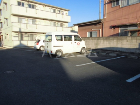 18/23 駐車場