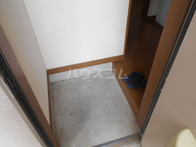 13/16 エントランス