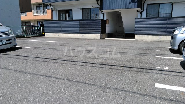 22/23 駐車場