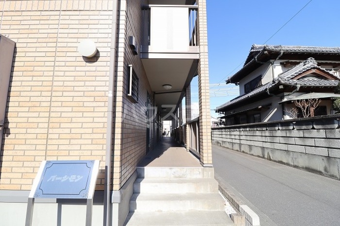 20/30 エントランス