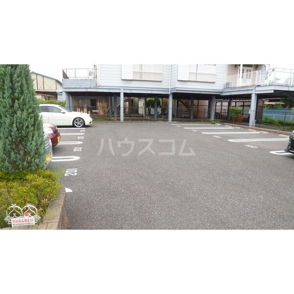 14/17 駐車場