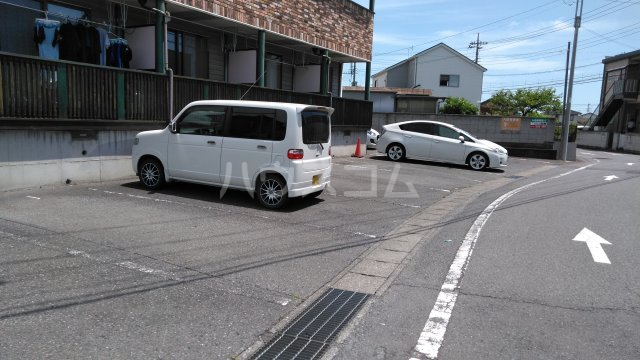 16/20 駐車場
