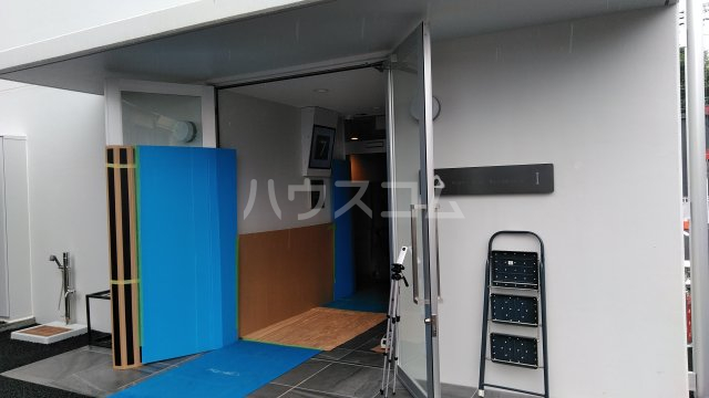 22/25 エントランス