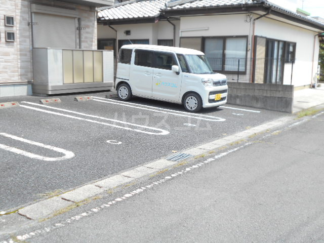 26/30 駐車場