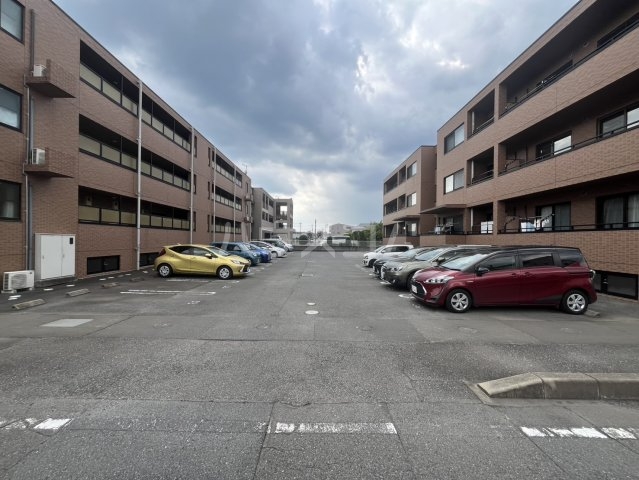 2/3 駐車場
