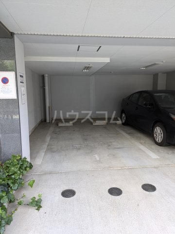 25/28 駐車場