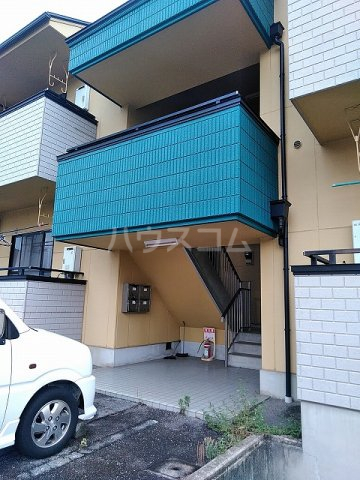 2/4 エントランス