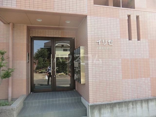 20/30 エントランス