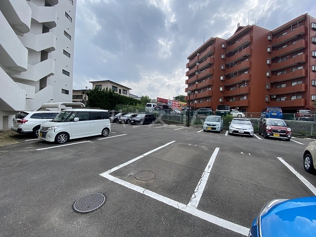 19/28 駐車場