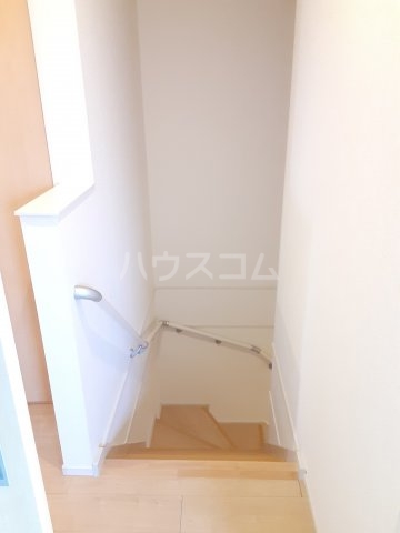 27/30 エントランス