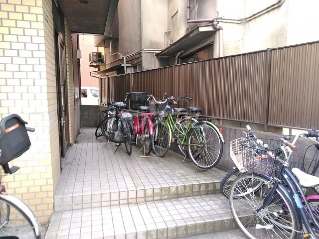 22/30 エントランス