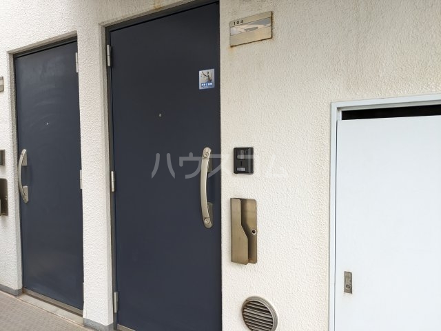 21/22 エントランス