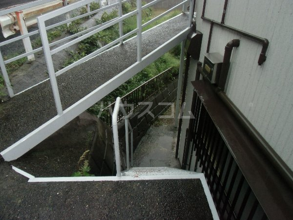 27/30 エントランス