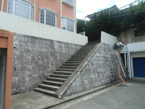 22/30 エントランス