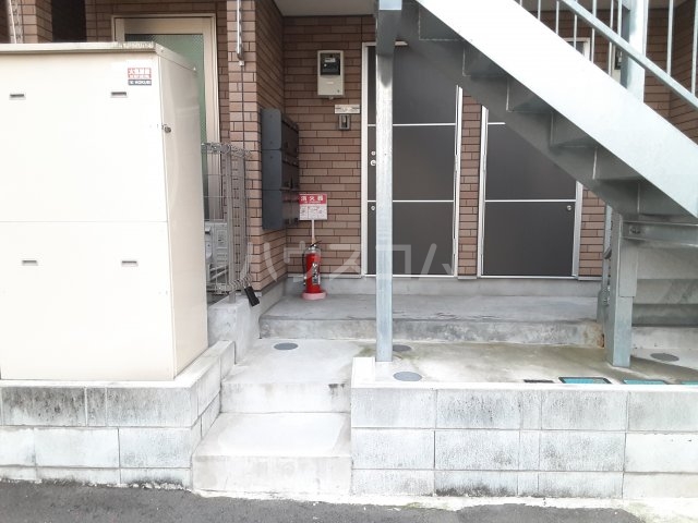 22/30 エントランス