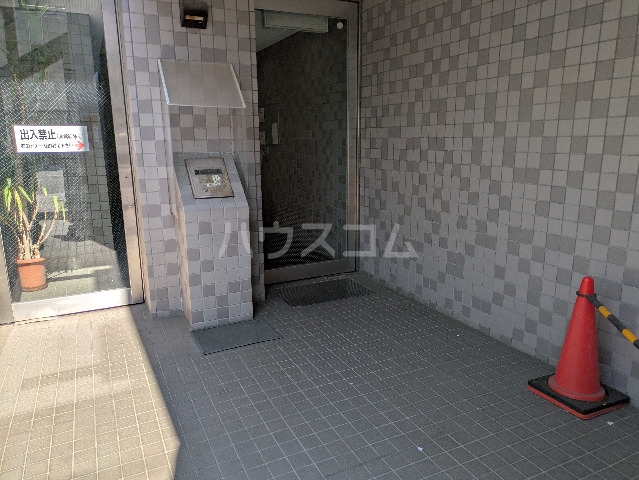 20/28 エントランス