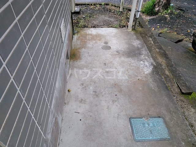 18/22 エントランス