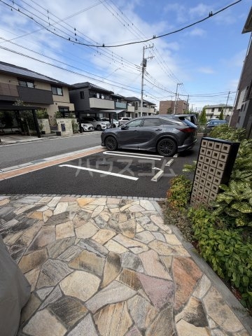 27/30 駐車場