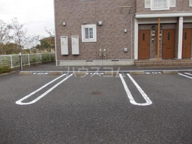28/30 駐車場