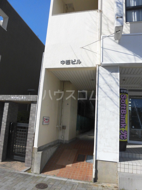 23/30 エントランス