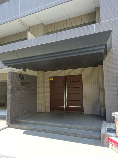 22/30 エントランス