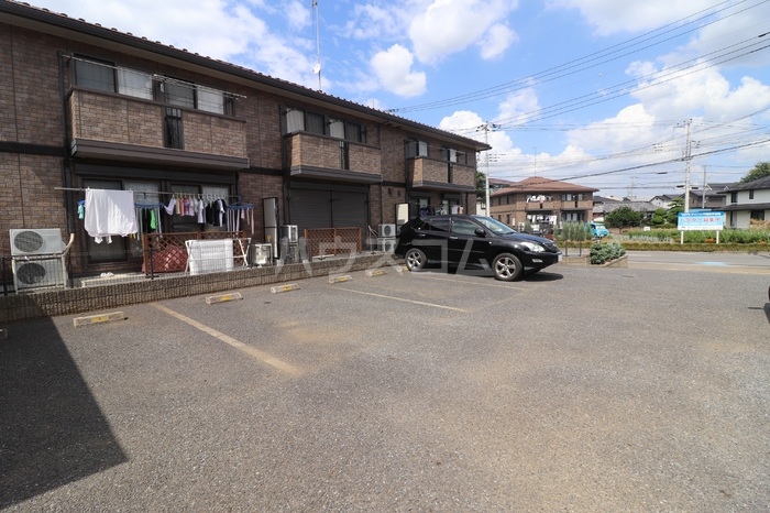 23/30 駐車場