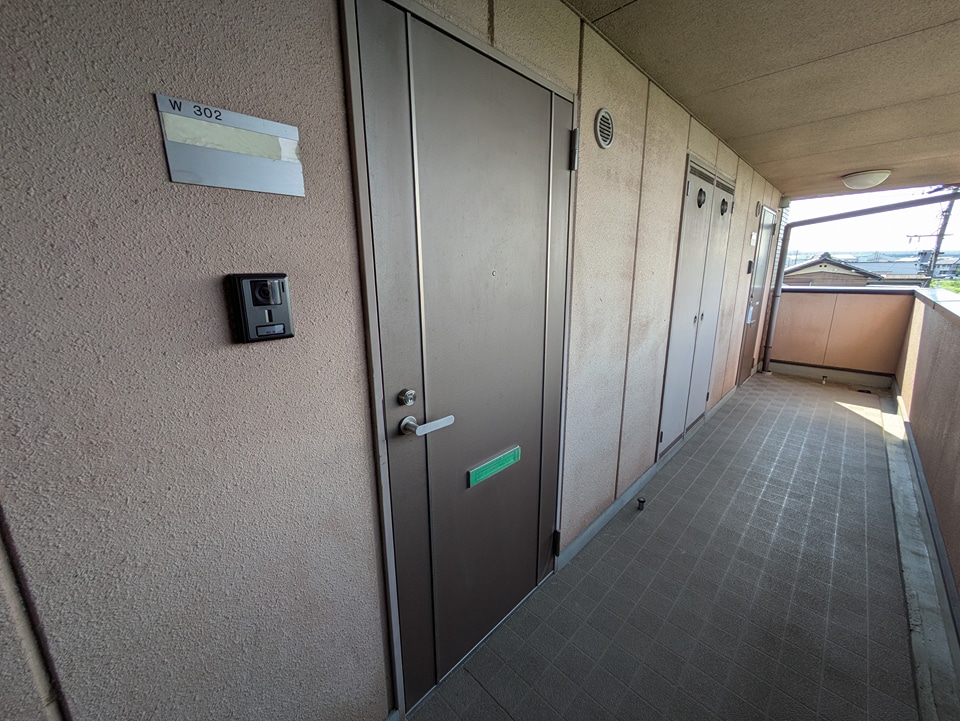 17/28 エントランス