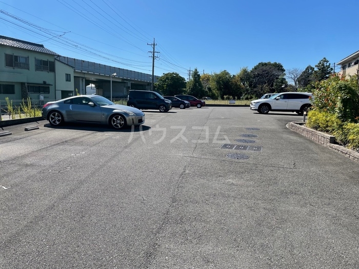 16/18 駐車場