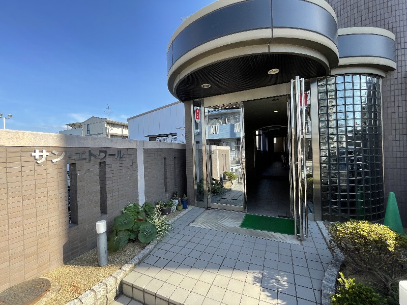 18/21 エントランス