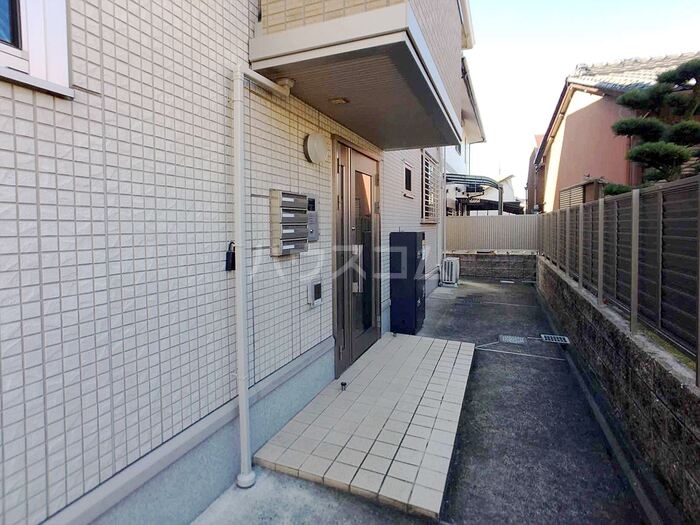 22/30 エントランス