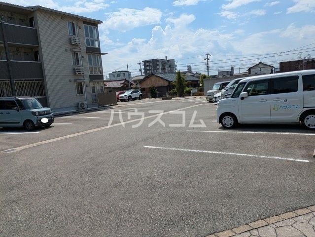 21/25 駐車場