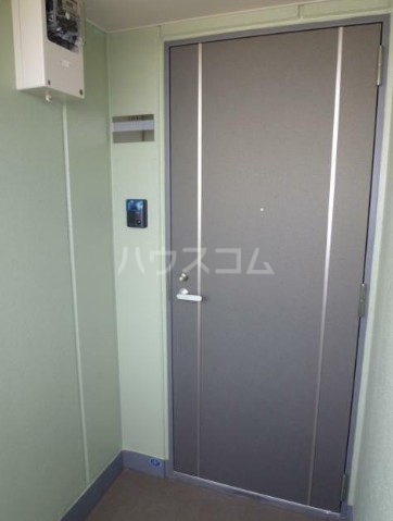 16/19 エントランス