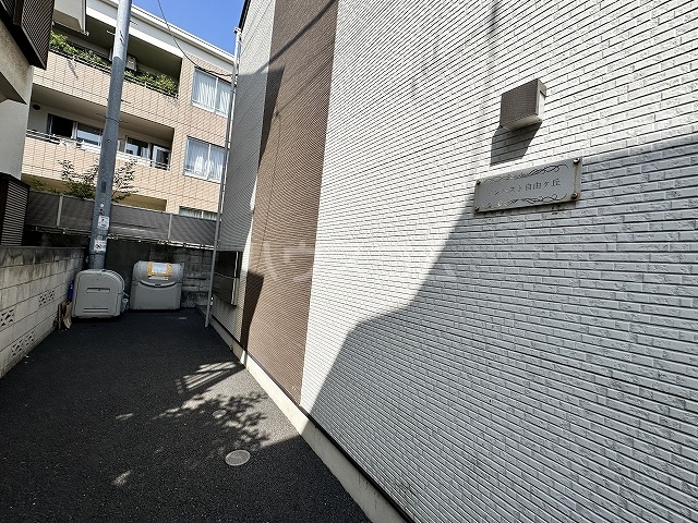 21/30 エントランス