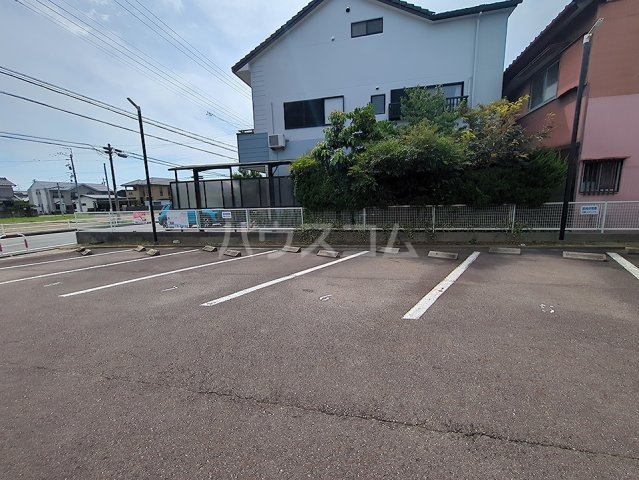 2/2 駐車場