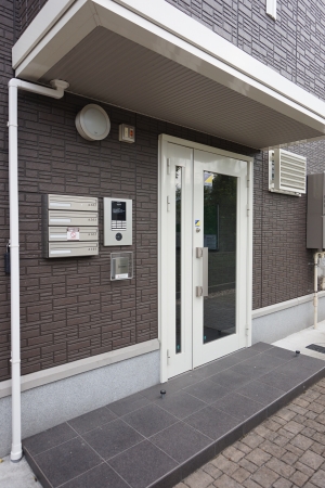 18/27 エントランス