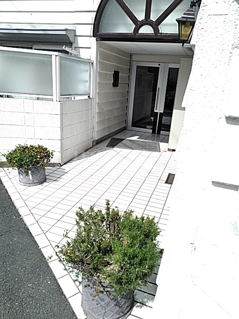 22/25 エントランス