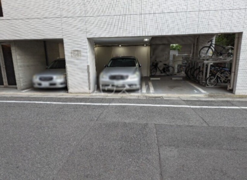 22/30 駐車場