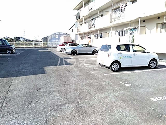3/5 駐車場