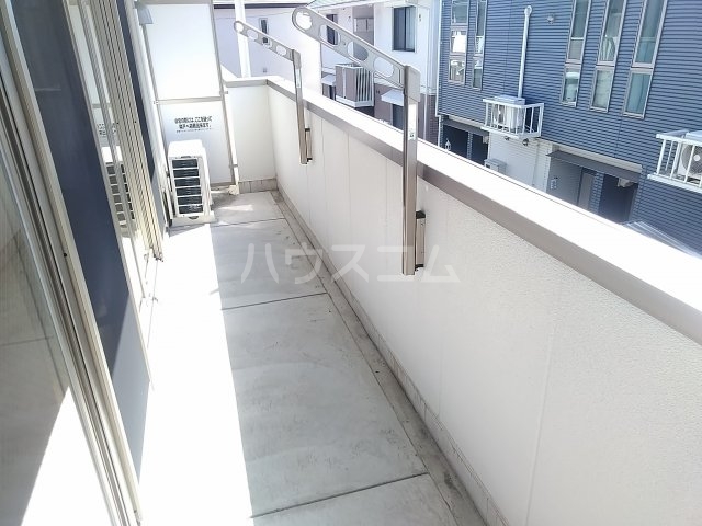 18/27 バルコニー