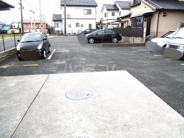 17/25 駐車場