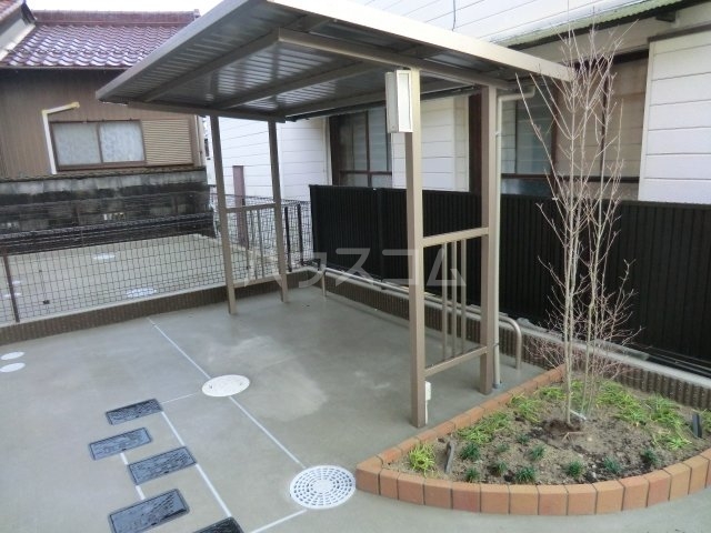 26/30 エントランス