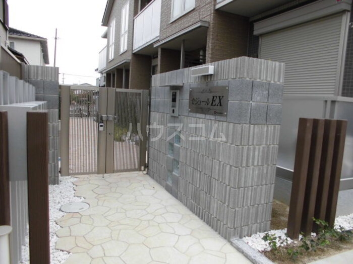 14/23 エントランス